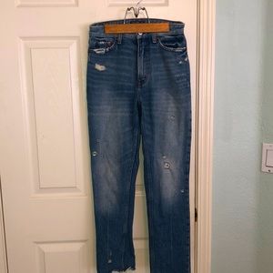 Abercrombie & Fitch Straight Leg Ripped Jeans